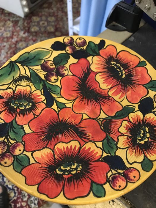 Кутия за цигари, кутия за бижута, чиния- народни мотиви.