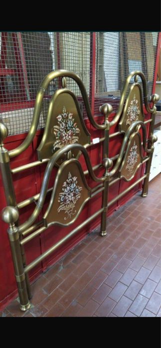 Pat matrimonial de cupru, cu picturi facute manual