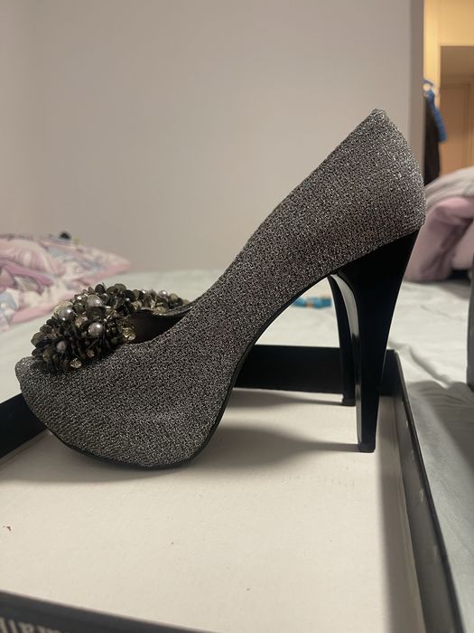 Бални обувки Sara Pen, носени веднъж