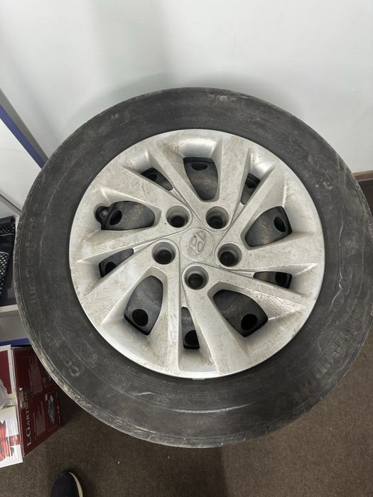 Летние шины 196/65/15 с дисками+колпаки