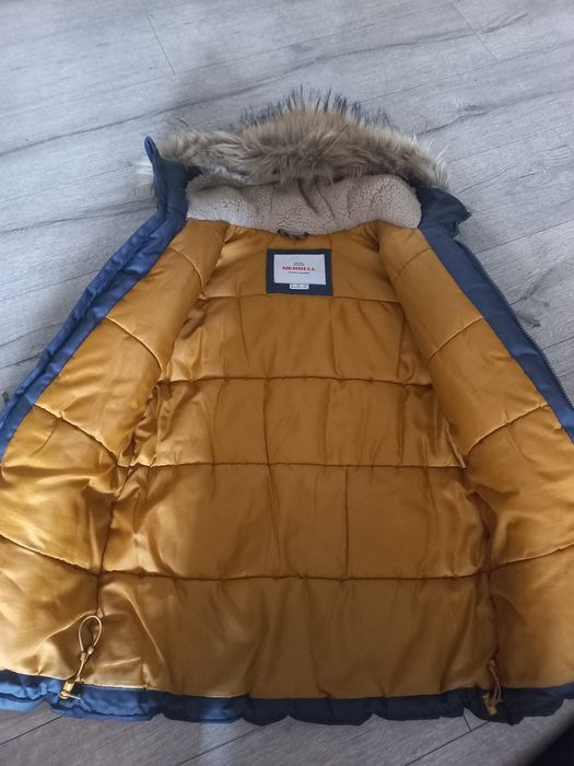 Продам зимнюю куртку