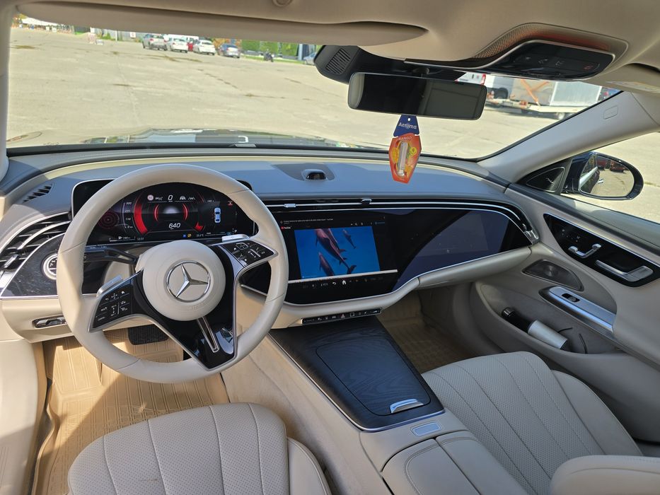 Mercedes-Benz E 200 4MATIC (W214) | Hyperscreen | AIRMATIC | Punte Spate Directoare | Doar 24.000 km!