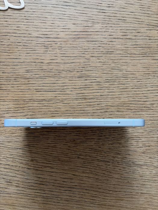 Iphone 15 128gb ,бял