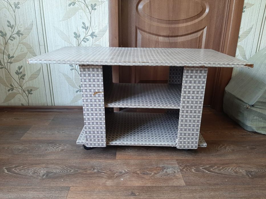 Продается столик