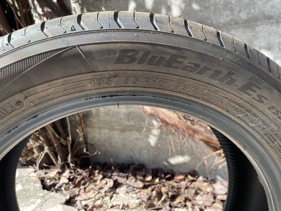 Vand 4 Anvelope vara Yokohama 185 55 r16 83v Bluearth es32