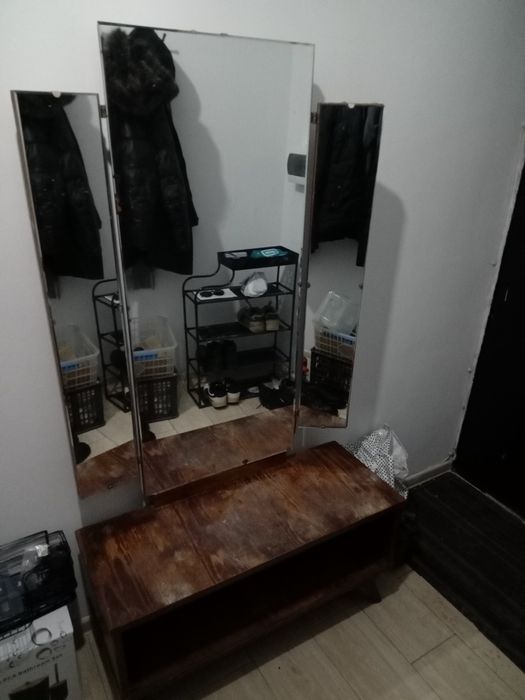 Отдам комод с зеркалом