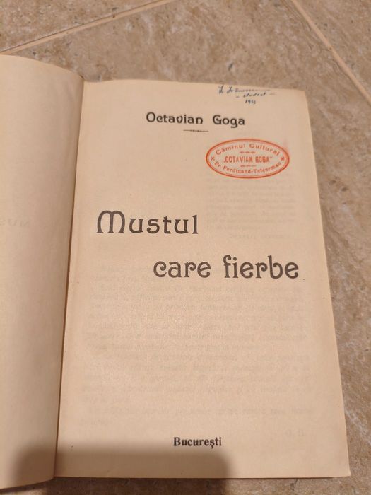 3 carti vechi .. doua cu autografe