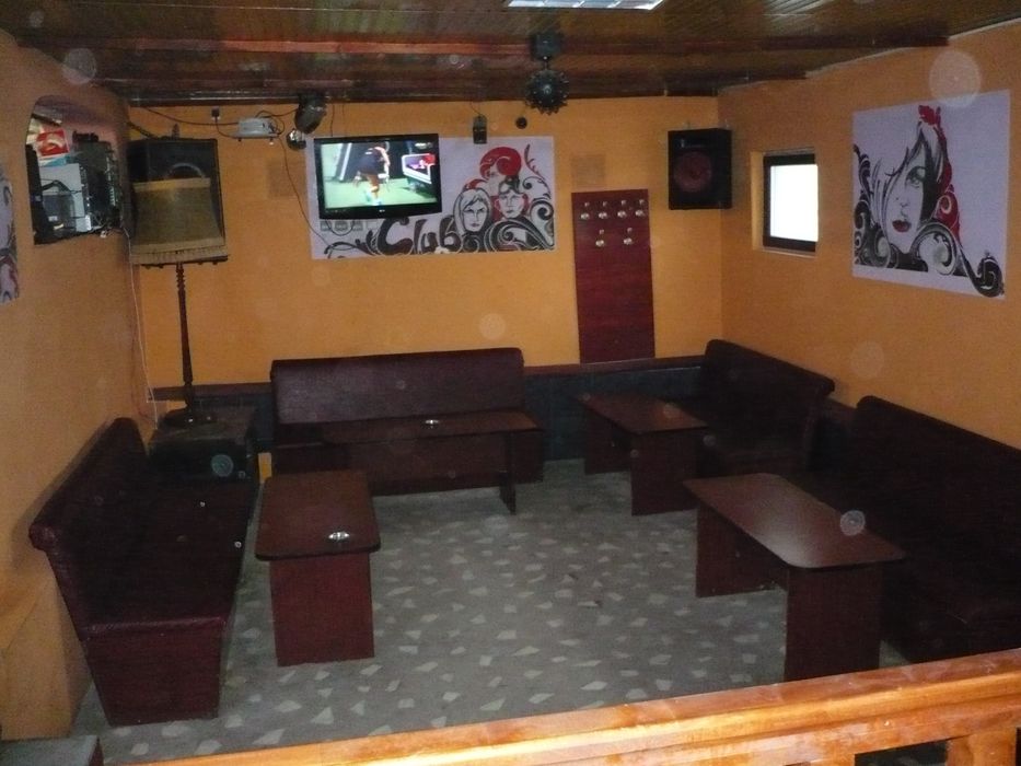 Chirie spatiu sat Costești