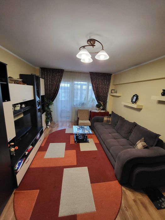 Închiriez apartament 2 camere SD