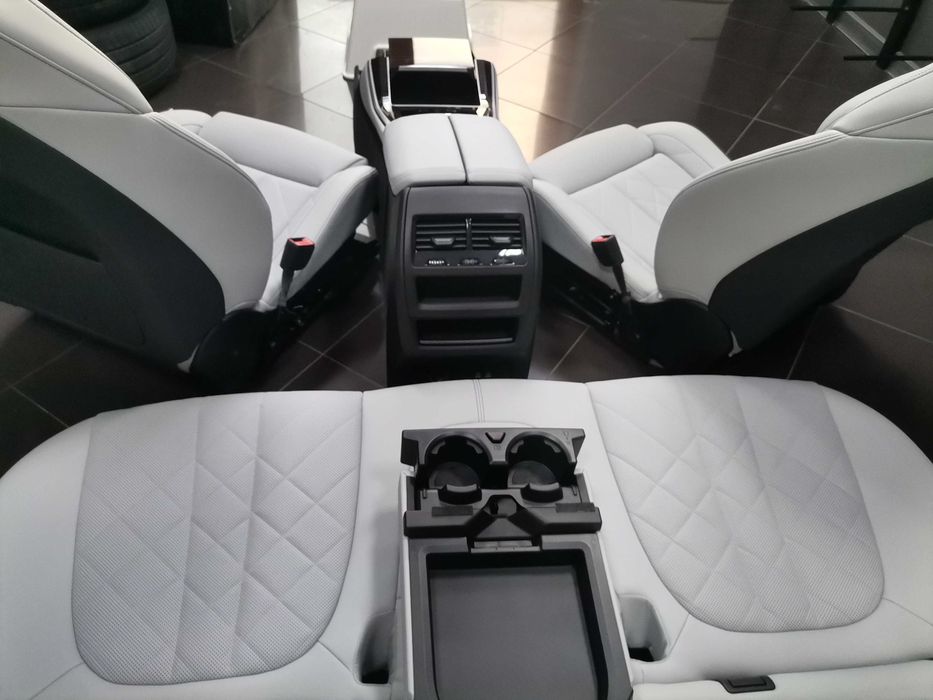 НОВ Спортен Кожен Салон Sensafin BMW X5 G05 X7 G07 Silverstone