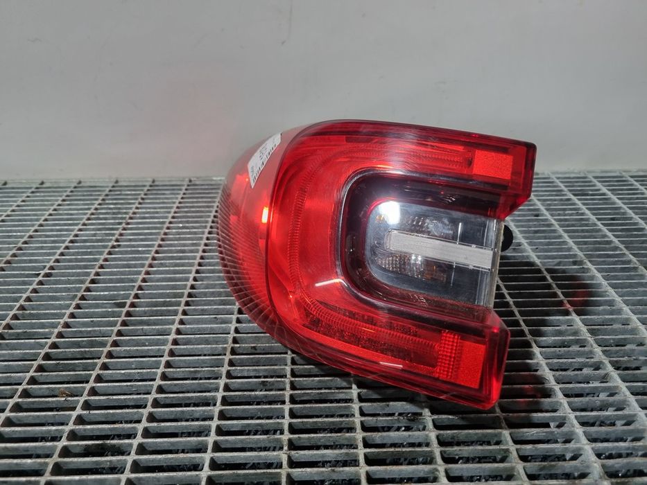 Stop Stanga Renault Kadjar 2015 - 2018 SUV 4 Usi (1518) Cu led 265552478R Garantie