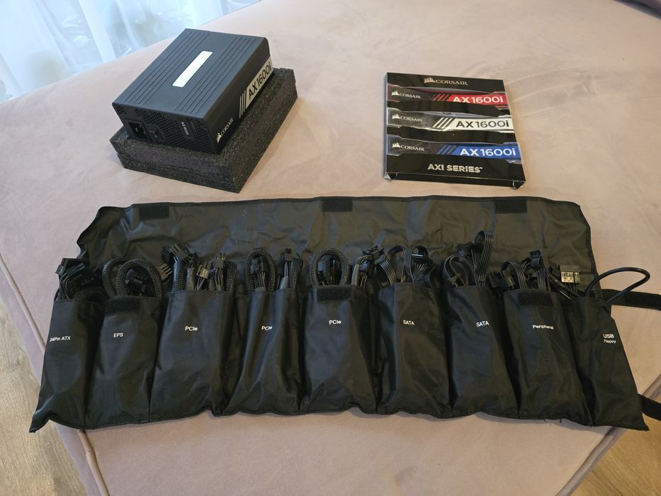 Sursă Corsair AX1600i – 1600W, 80+ Titanium, Full Modular – FULL BOX