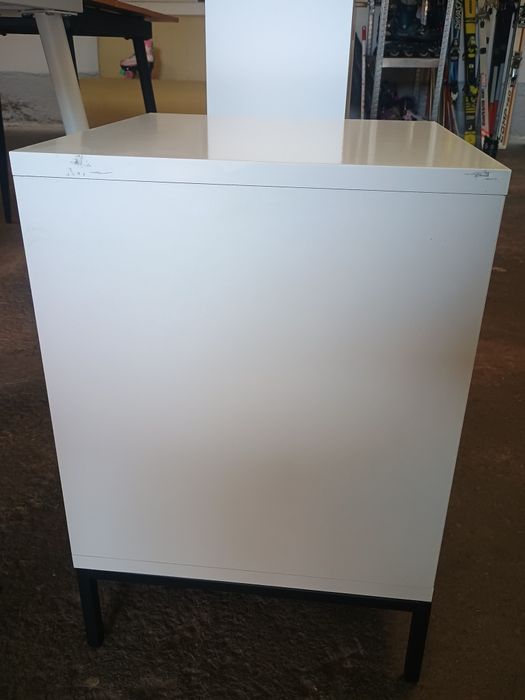 Нощно шкафче ново