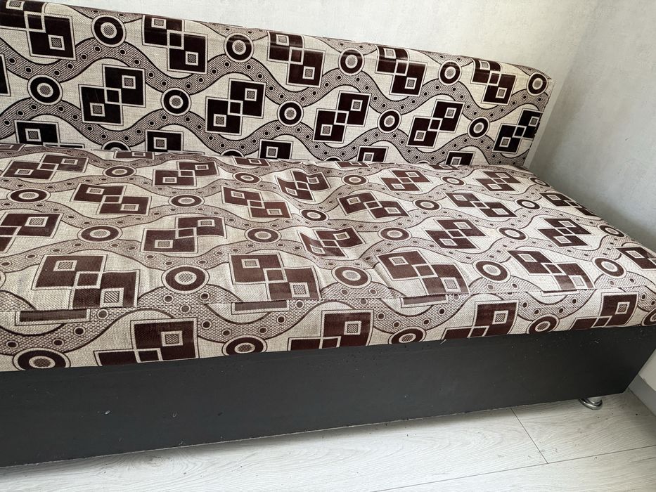 Отдам даром диван тахту