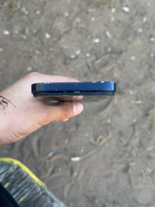 Продам либо обменяю айфон 12