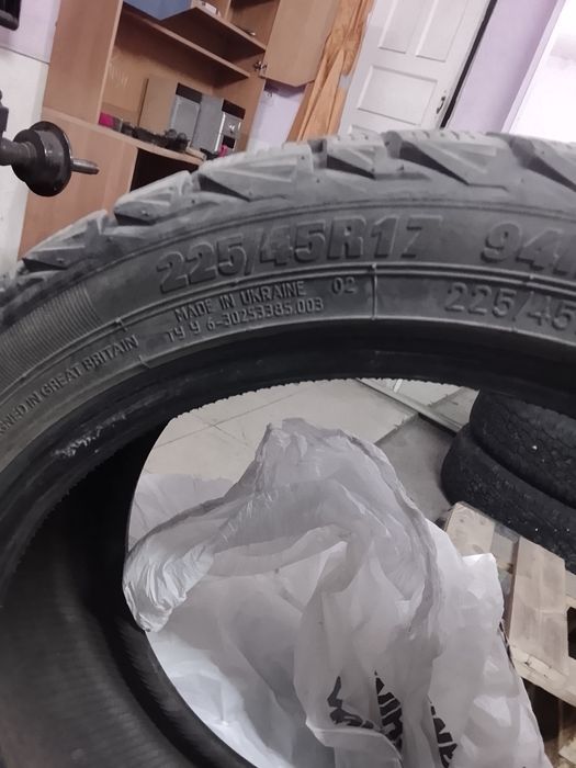 Зимние шины 225/45/17