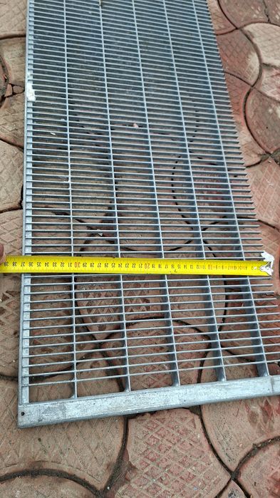 Vând trepte metalice zincate la cela mai mic preț din România