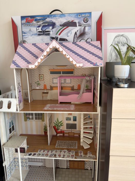 Продам кукольный домик