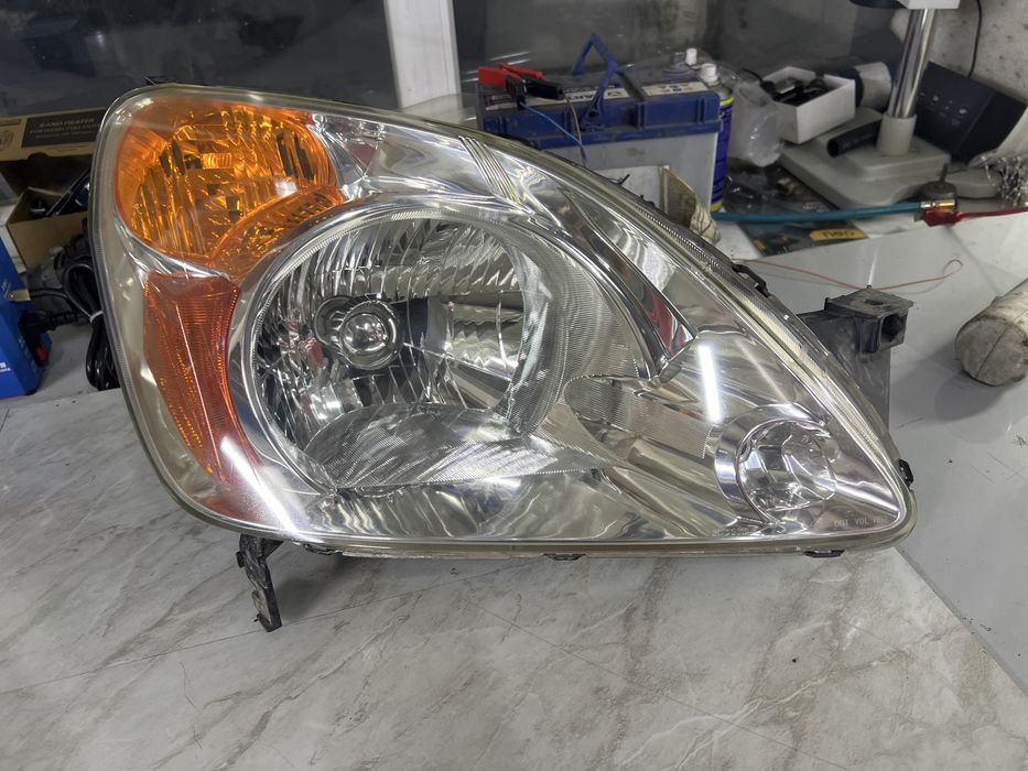 Фара правая на автомашину Honda crv второго поколения