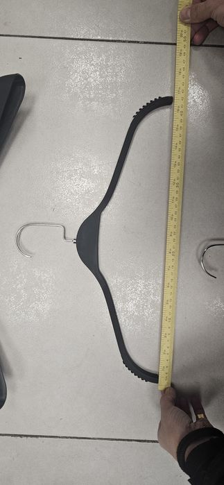 Закачалки за дрехи с храмови държачи