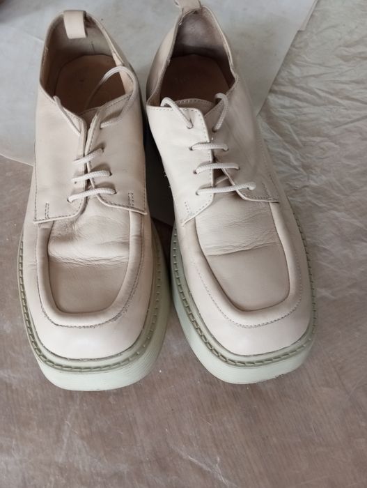 Продам туфли livi