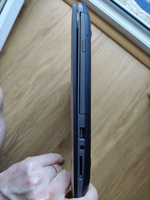 Laptop Asus /i5 gen7/ 8 GB RAM / ssd 128 /