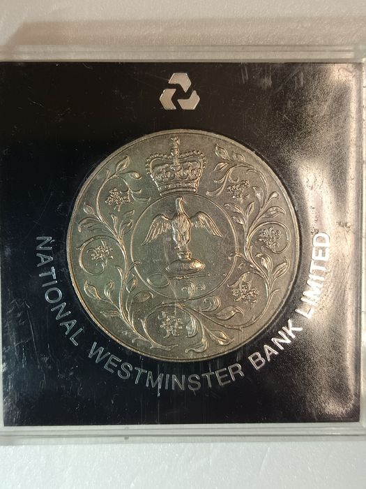 Продавам уникална Английска монета Елизабет 2