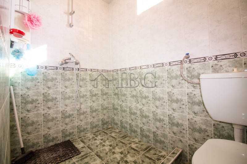Продава се Къща в с. Бъзън, Област Русе - 240 кв.м за 563 €/кв.м - Снимка #12