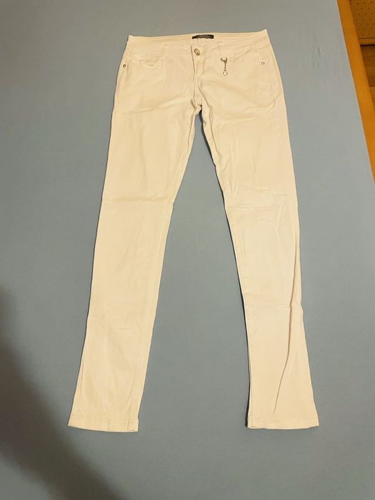 Бял панталон/дънки с камъчета