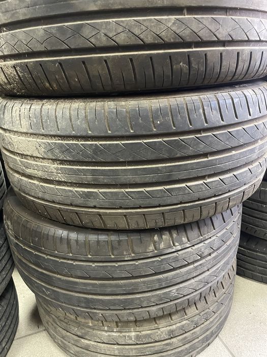 Продам комплект шин R17