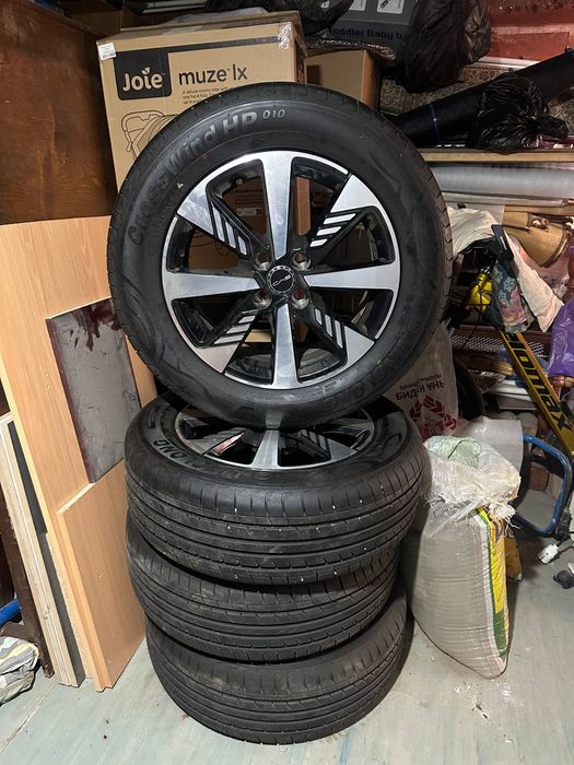 Подаётся новый балон с дисками на BYD  E2