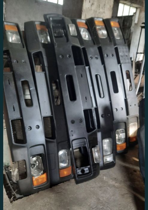 Бампер. Бампер на Мерседес грузовой. Грузовой разбор.