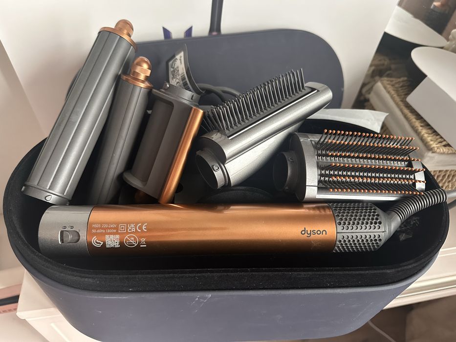 Фен-стайлер Dyson