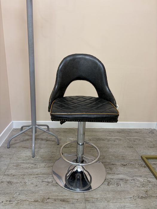 Продам стул для салона красоты