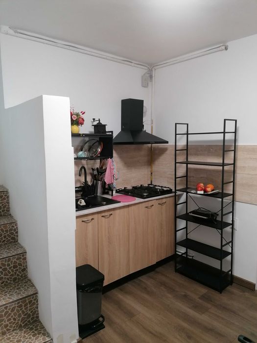 Casa  la curte zona Unirii intersectia cu Traian