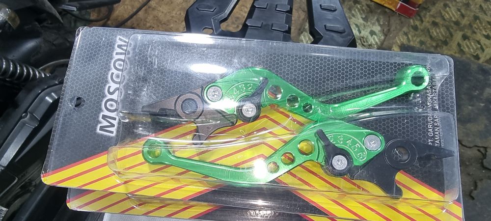 Тормозной ручкалар скутерга тушади