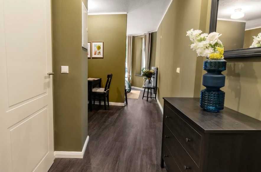 Дава се под наем Двустаен апартамент в Пловдив, Младежки Хълм - 64 кв.м за 200 € - Снимка #2