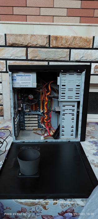 Kampiyuter va manitor va kalonkalar