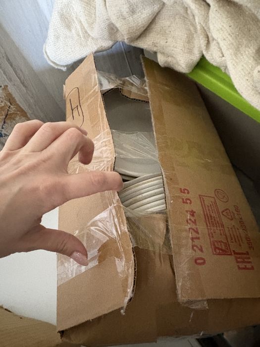 Продам чайники, тарелки