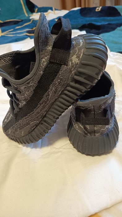 Yeezy Boost 350 V2