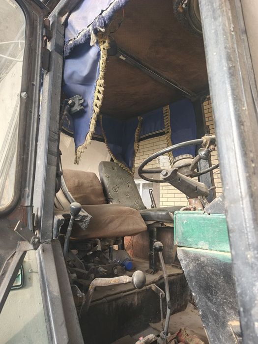 T40 traktor sotiladi