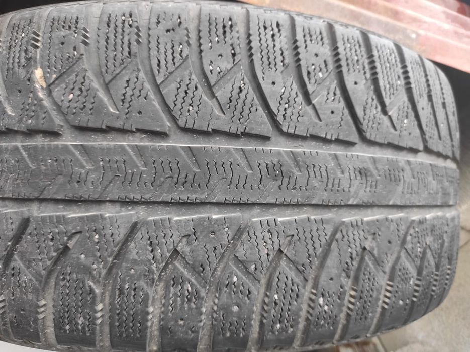 Резина зимняя bridgestone