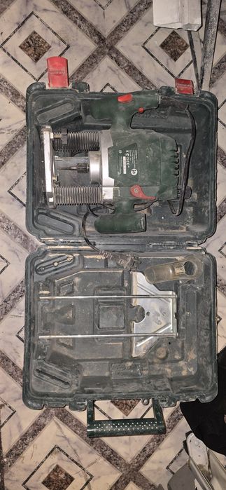 Продам фрезу Bosh 1400