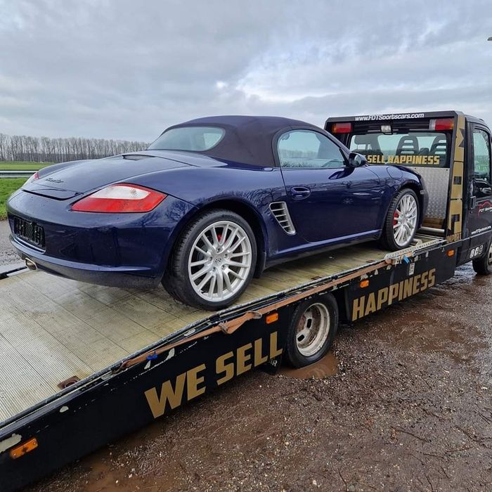 Пътна помощ, самосвал с кран.