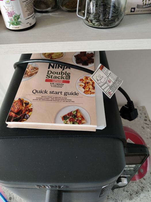 Air fryer Ninja double stack nou.