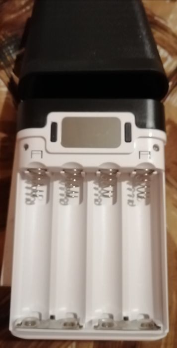 Външна батерия /кутия за батерии  AA