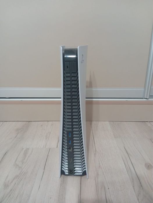 Продам PS5 в идеальном состоянии