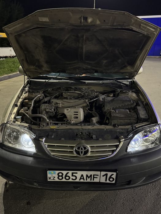 Toyota avensis 2001