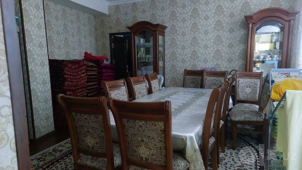 Кибрай.Карамурт.
ТТЗ Корзинка.
4.7 сотка
8 хона 3 санузла
Цена 150000