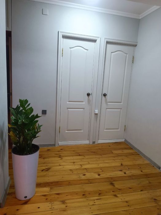 Ул.Эльбек Первушка продаётся 3х комнатная квартира 80м² меблирована.